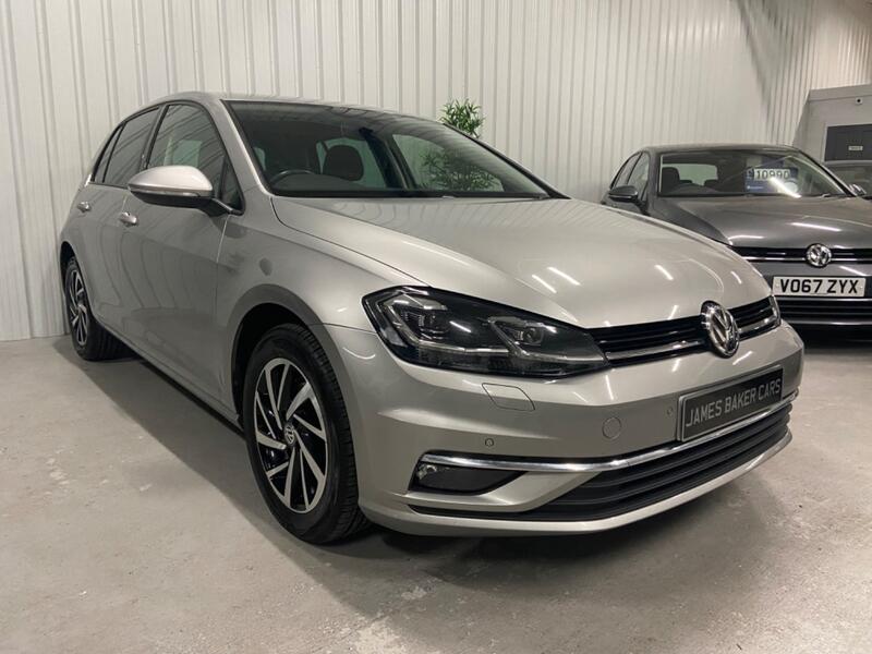 View VOLKSWAGEN GOLF 1.6 TDI Match Edition