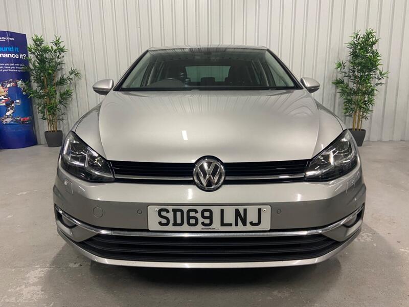 View VOLKSWAGEN GOLF 1.6 TDI Match Edition