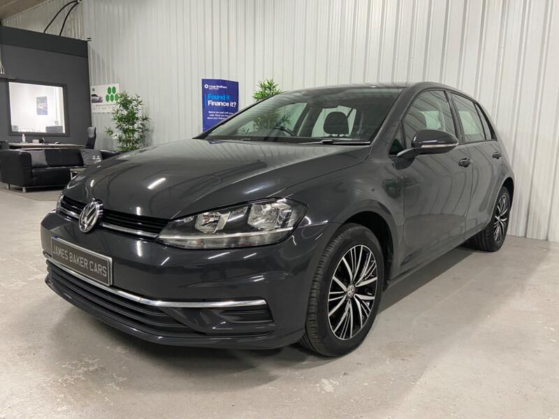 View VOLKSWAGEN GOLF 1.6 TDI SE Nav