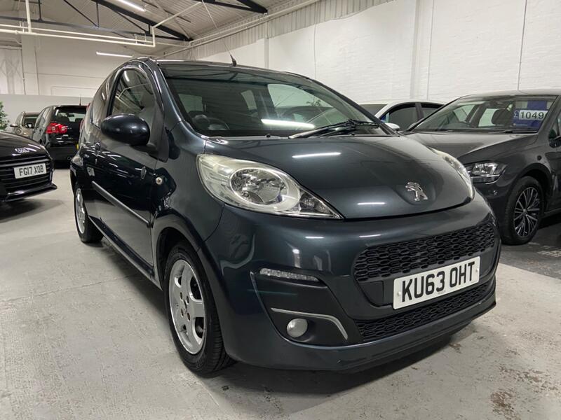 View PEUGEOT 107 1.0 12V Envy