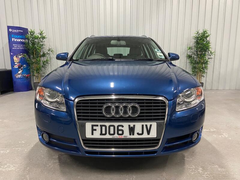 View AUDI A4 AVANT 2.0 TDI SE