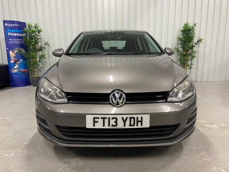 View VOLKSWAGEN GOLF 1.6 TDI BlueMotion Tech S