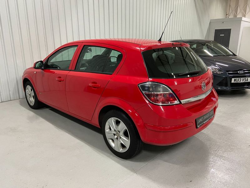 VAUXHALL ASTRA