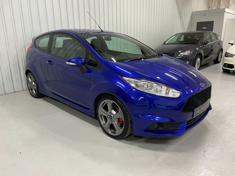 View FORD FIESTA 1.6 Ecoboost ST-1